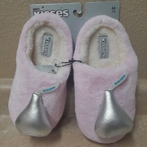 Women's Pink & Silver Slippers NWT Size:7/8 M  Hersheys